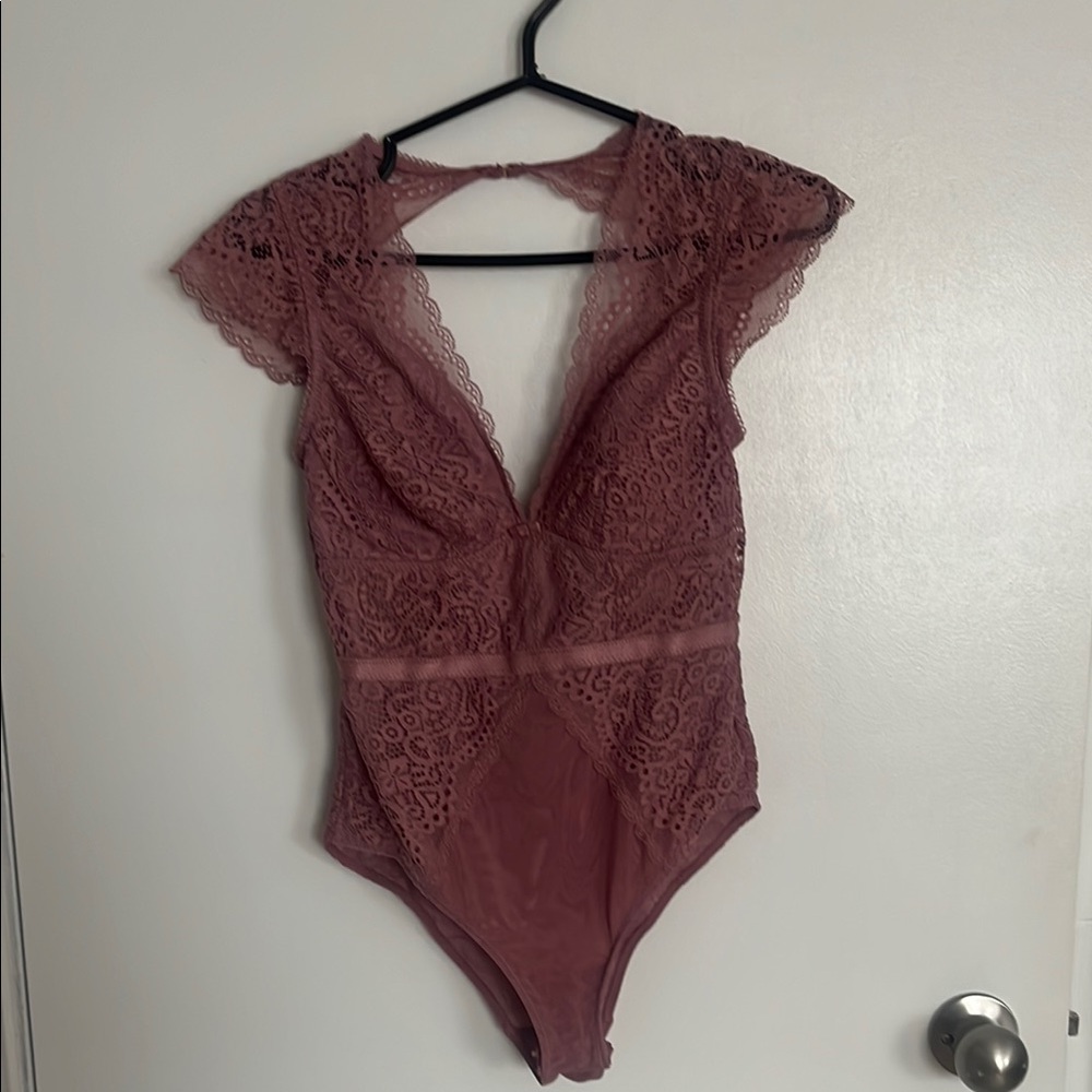 Elegant Lace Bodysuit in Mauve